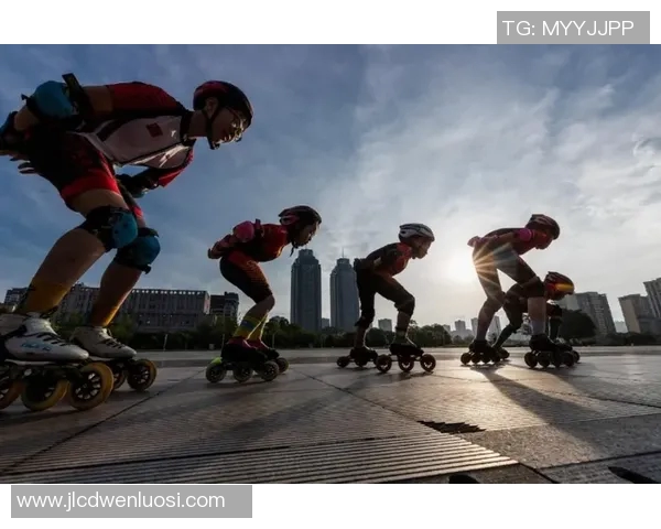 重庆滑板队与成都滑板队赛后复盘团队协作的成功与不足分析